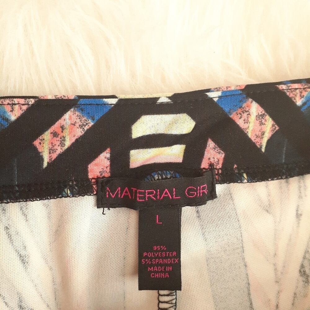 MATERIAL GIRL Geometric Multicolored Abstract Art Cage Shorts Festival Sz: L - Picture 11 of 12